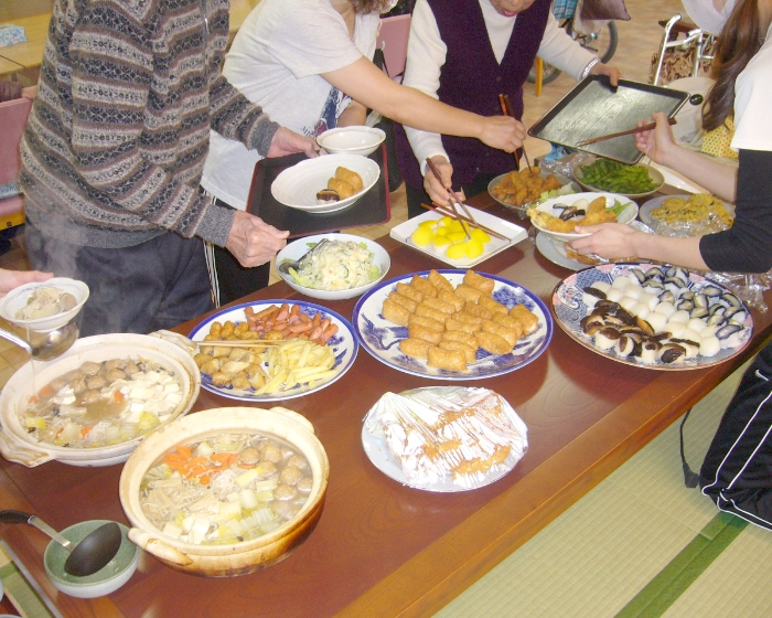 食事もご利用者から人気で、専任の調理人が腕を振るって、おいしい昼食をご提供しています。